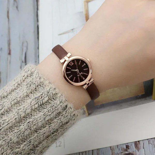 Мода Случайные женские часы Браун Кожаный ремешок простой тонкий ремешок Кварц Наручные часы Ювелирные аксессуары