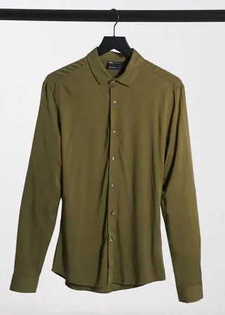 Приталенная рубашка оливкового цвета из вискозы ASOS DESIGN-Зеленый цвет