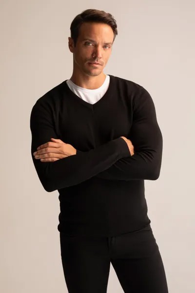 Трикотажный свитер премиум-класса стандартного кроя с V-образным вырезом DeFacto, черный