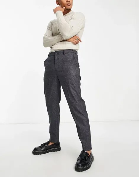 Selected Homme – узкие, зауженные, элегантные брюки темно-серого цвета с облегающим кроем и узором «гусиные лапки»