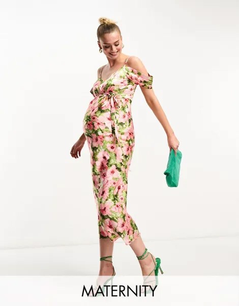 Атласное платье мидакси с открытыми плечами Hope & Ivy Maternity розового цвета с цветочным принтом