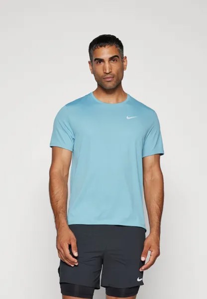 Спортивная футболка MILER Nike, цвет Denim Turq/(Reflective Silv)