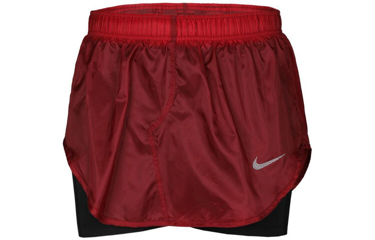 Повседневные шорты женские красные Nike