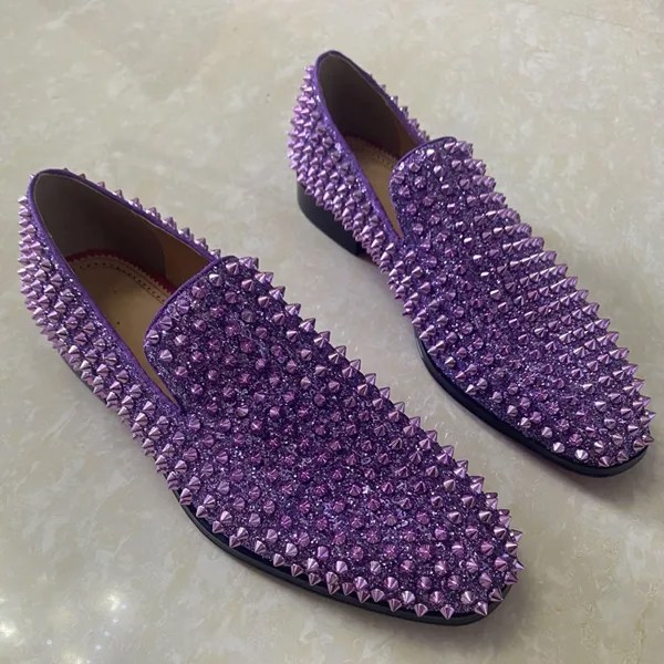 Роскошные фиолетовые блестящие Мокасины с заклепками, дизайнерские классические туфли ручной работы с красной подошвой, летние мужские туфли на плоской подошве для вечеринки и свадьбы