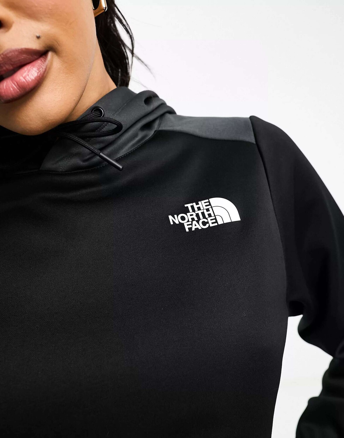 Худи черного цвета The North Face Training Reaxion