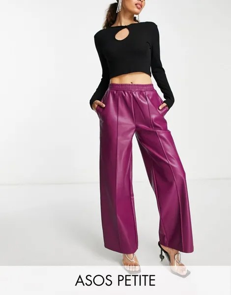 Черные спортивные брюки прямого кроя из искусственной кожи ASOS DESIGN Petite