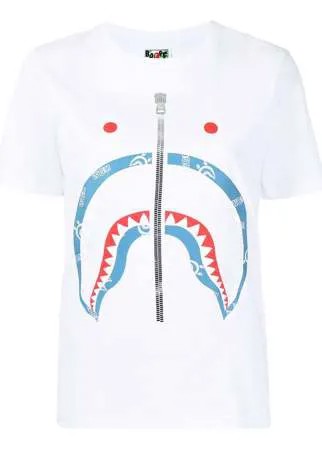 A BATHING APE® футболка 1st Shark с принтом