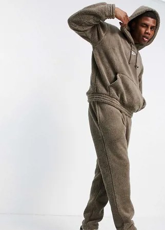 Серо-коричневые джоггеры из искусственного меха Reebok – эксклюзивно для ASOS-Серый