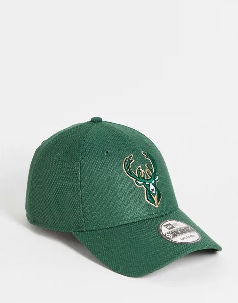 Зеленая кепка с логотипом 