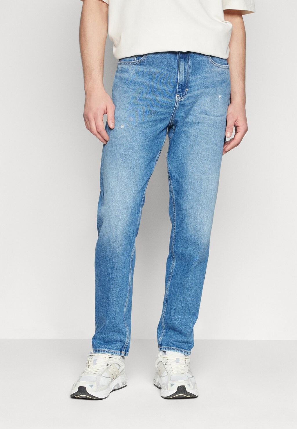 Зауженные джинсы ISAAC  Tommy Jeans, синий деним