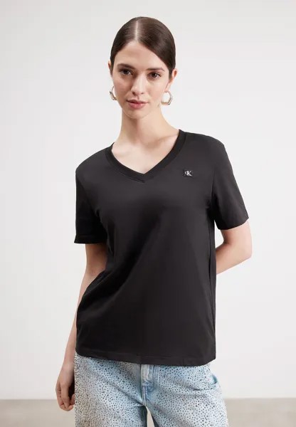 Базовая футболка EMBRO BADGE V-NECK TEE Calvin Klein Jeans, цвет black