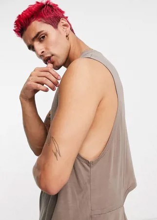 Свободная бежевая майка из вискозы с открытой спинкой ASOS DESIGN-Светло-бежевый цвет