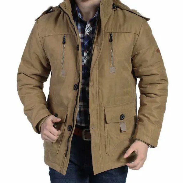 Мужское утепленное теплое фланелевое пальто средней длины с меховым воротником и капюшоном на открытом воздухе