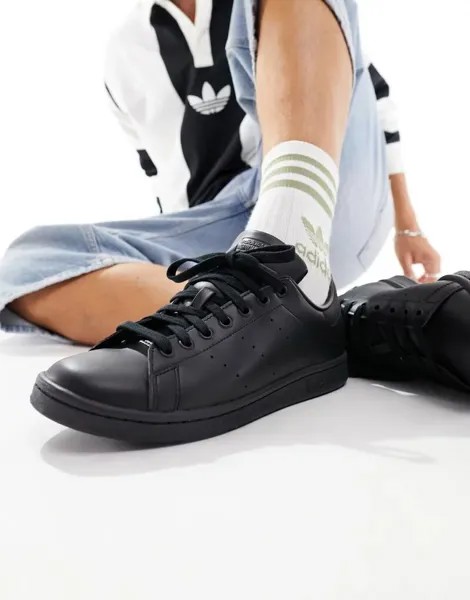 Черные кроссовки adidas Originals Stan Smith тройного цвета