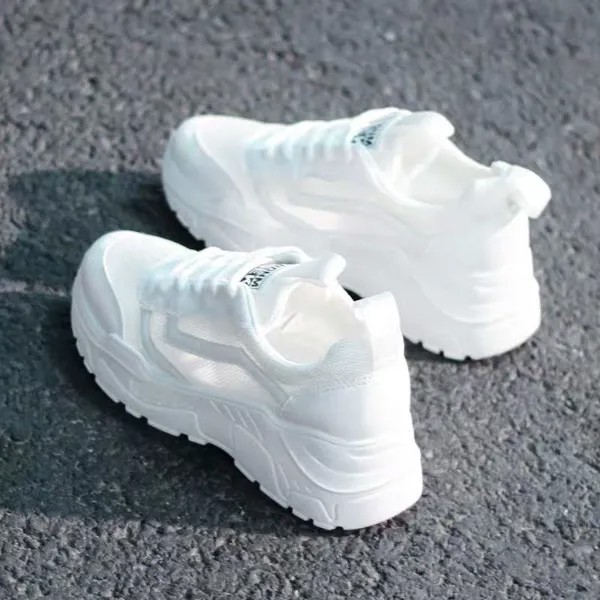 Обувь женщин Летняя белая обувь Чистая обувь Мода Дышащий сетки Спортивная обувь