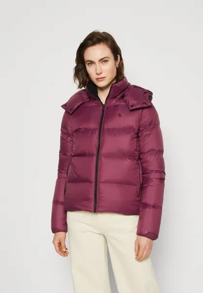 Пуховик ARCHETYPE SHORT PUFFER Calvin Klein Jeans, амарант