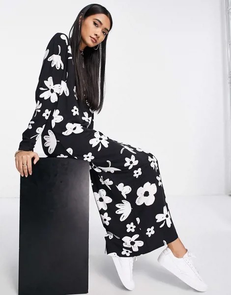 Платье-футболка макси с черно-белым цветочным принтом ASOS DESIGN-Разноцветный