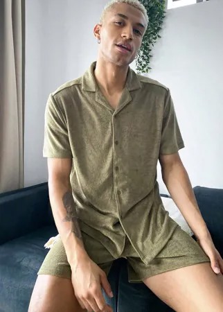 Пижама для дома из махровой ткани цвета хаки с рубашкой и шортами ASOS DESIGN-Зеленый цвет