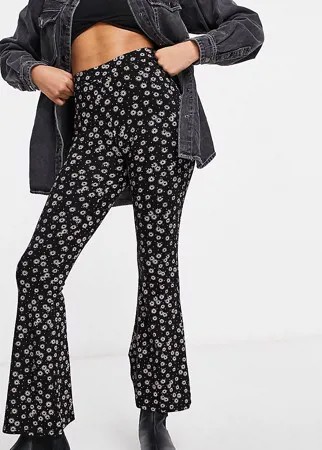 Расклешенные брюки с цветочным принтом ASOS DESIGN Petite-Многоцветный
