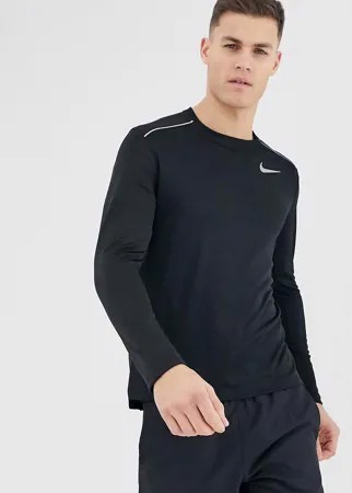 Черный лонгслив Nike Running