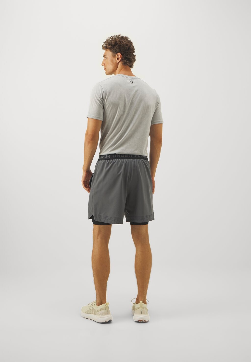 Спортивные шорты VANISH Under Armour, серый