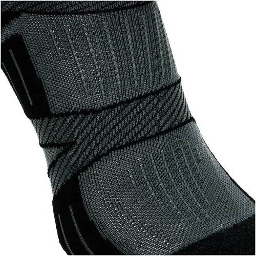 Носки для бега тонкие RUN900 STRAP серые, размер: 45/46, цвет: Черный/Серая Пропасть KIPRUN Х Декатлон