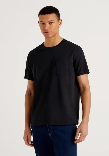 Базовая футболка SHORT-SLEEVED CREW NECK WITH POCKET TAG ON THE SIDE United Colors of Benetton, цвет black