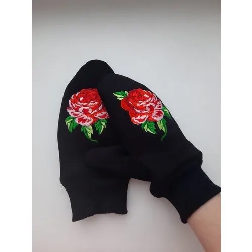 Варежки женские с вышивкой 