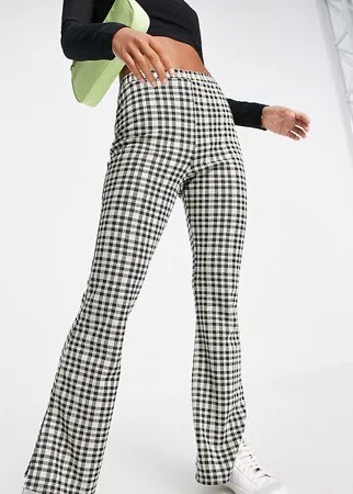 Трикотажные расклешенные брюки лаймового цвета в клетку с разрезами по бокам ASOS DESIGN Petite-Multi