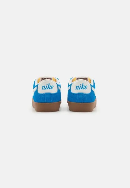 Низкие кроссовки Blazer '77 Vntg Nike, фото синий/парус/средне-коричневый/черный/командный оранжевый