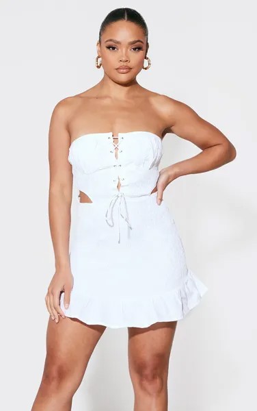 PrettyLittleThing Белое платье прямого кроя с бахромой и шнуровкой-бандо
