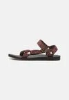 Сандалии для ходьбы ORIGINAL UNIVERSAL Teva, красный