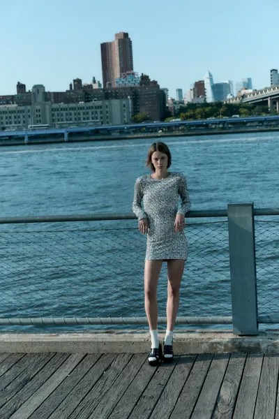 Короткое платье с пайетками ZARA, серебряный
