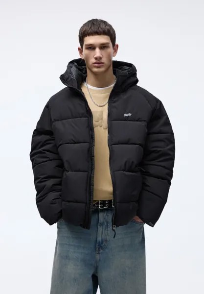 Зимняя куртка Weight Puffer PULL&BEAR, черный