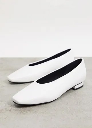 Белые туфли на плоской подошве с высоким вырезом спереди RAID Penny-Белый