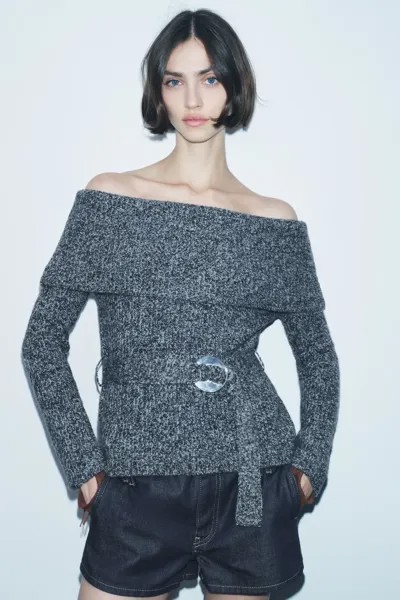 Вязаный свитер с открытыми плечами и поясом ZARA, черный/белый