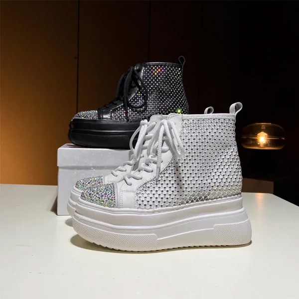 Сапоги Martens женские летние тонкие 2021 Новые Полые Дышащие сетчатые Стразы Короткие сандалии на толстой подошве модные ботинки Ins