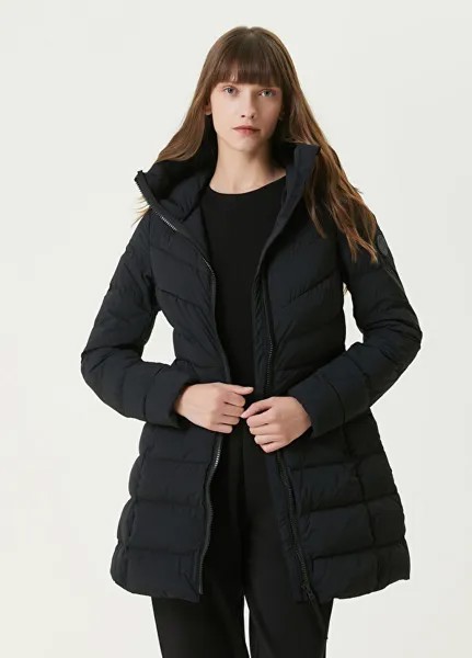 Черное пальто с капюшоном и ремешками Canada Goose