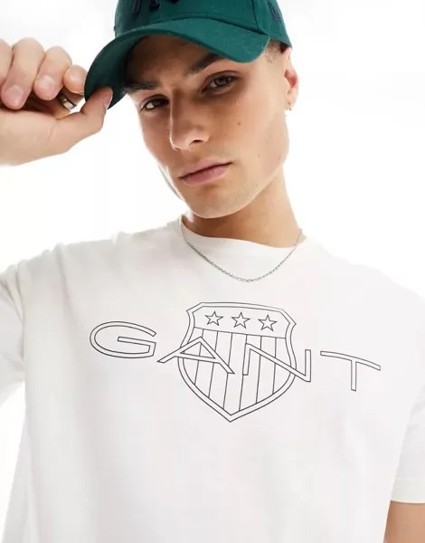 GANT – футболка белого цвета с большим логотипом в виде герба
