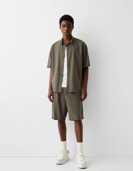 Шорты-Бермуды в деревенском стиле с широкими штанинами Bershka, хаки