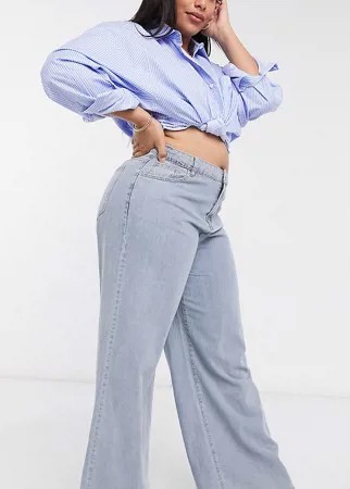 Голубые джинсы с широкими штанинами и завышенной талией In The Style Plus x Megan Mckenna-Голубой