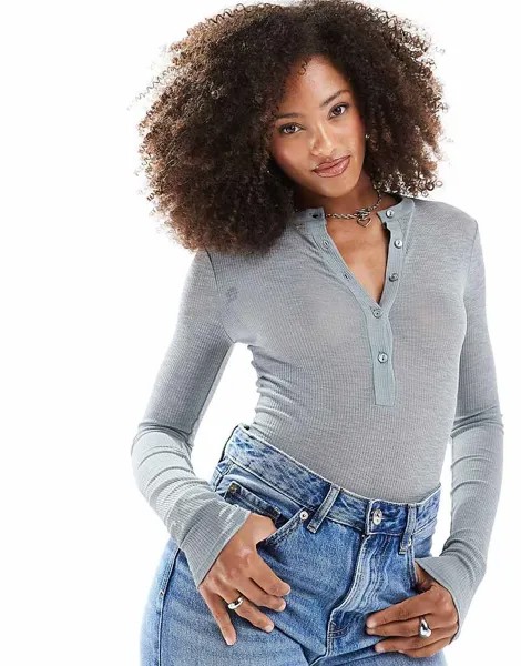 ASOS DESIGN – Серебристое боди в рубчик с воротником-хенли