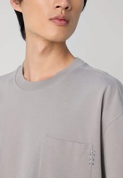 Простая футболка 3 CROSSES LOOSE FIT CHEST POCKET Scotch & Soda, светло-серый