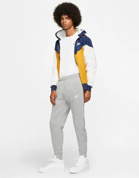 Серые спортивные штаны с манжетами Nike Club Fleece - Lgray