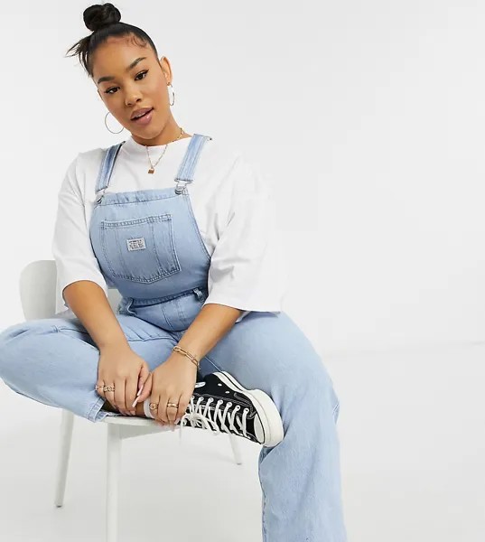 Светло-синий джинсовый комбинезон Levi's Plus-Голубой