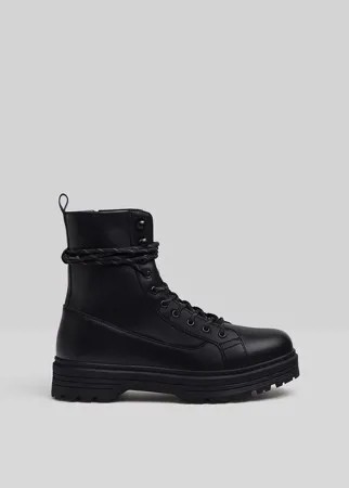 Черные ботинки на шнуровке Bershka-Черный цвет
