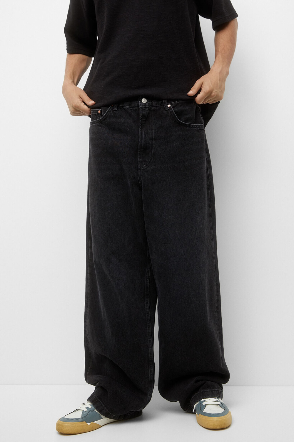 Джинсы Pull & Bear Super Baggy, пыльно-черный