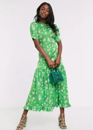 Зеленое ярусное платье макси с короткими рукавами и цветочным принтом Never Fully Dressed-Зеленый цвет