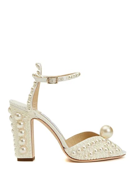 Атласные вечерние туфли белого цвета с жемчугом Jimmy Choo