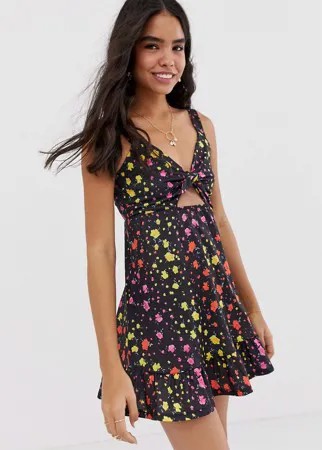 Сарафан мини с цветочным принтом и завязкой ASOS DESIGN-Мульти